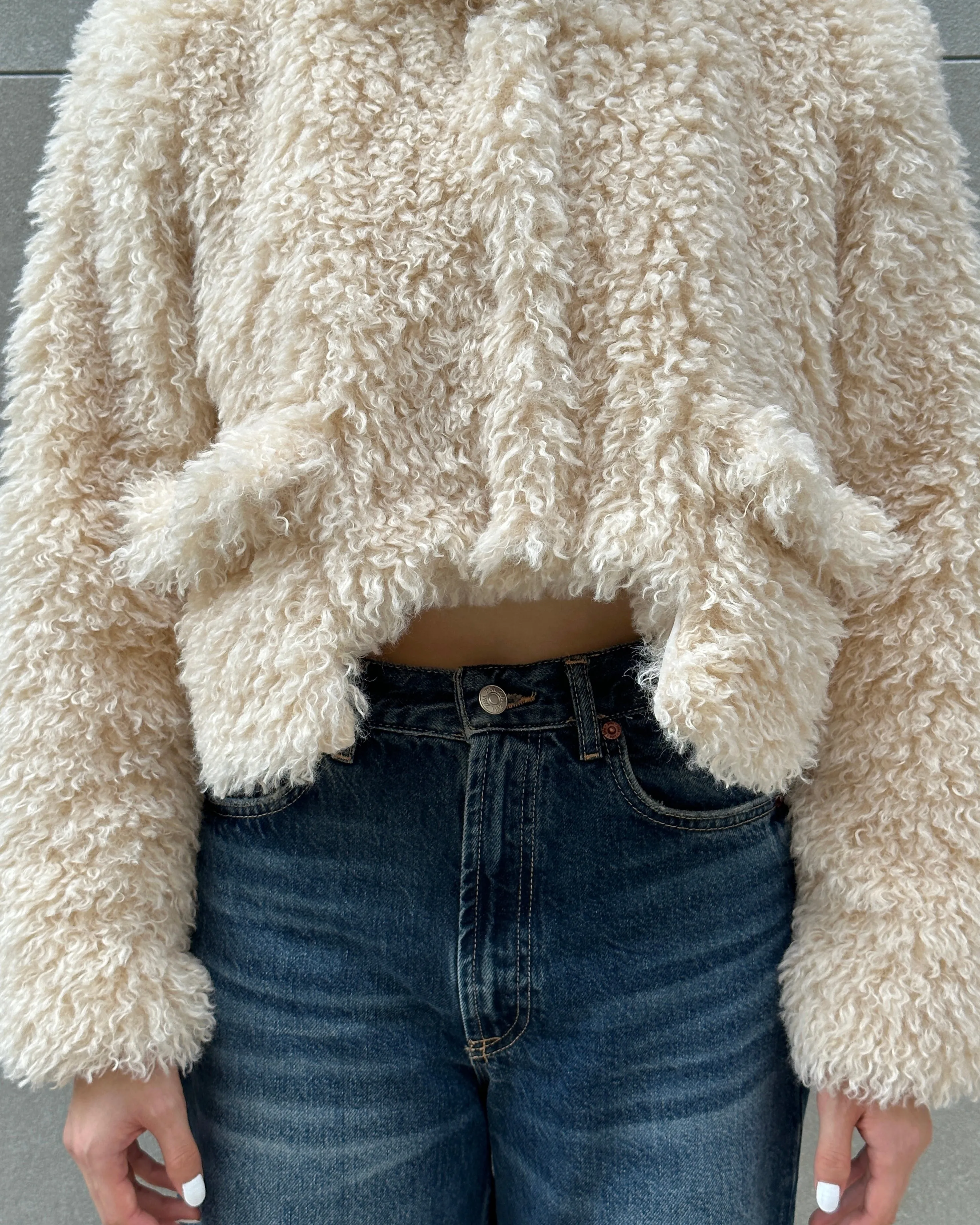 Cropped fur jacket (beige / pink)