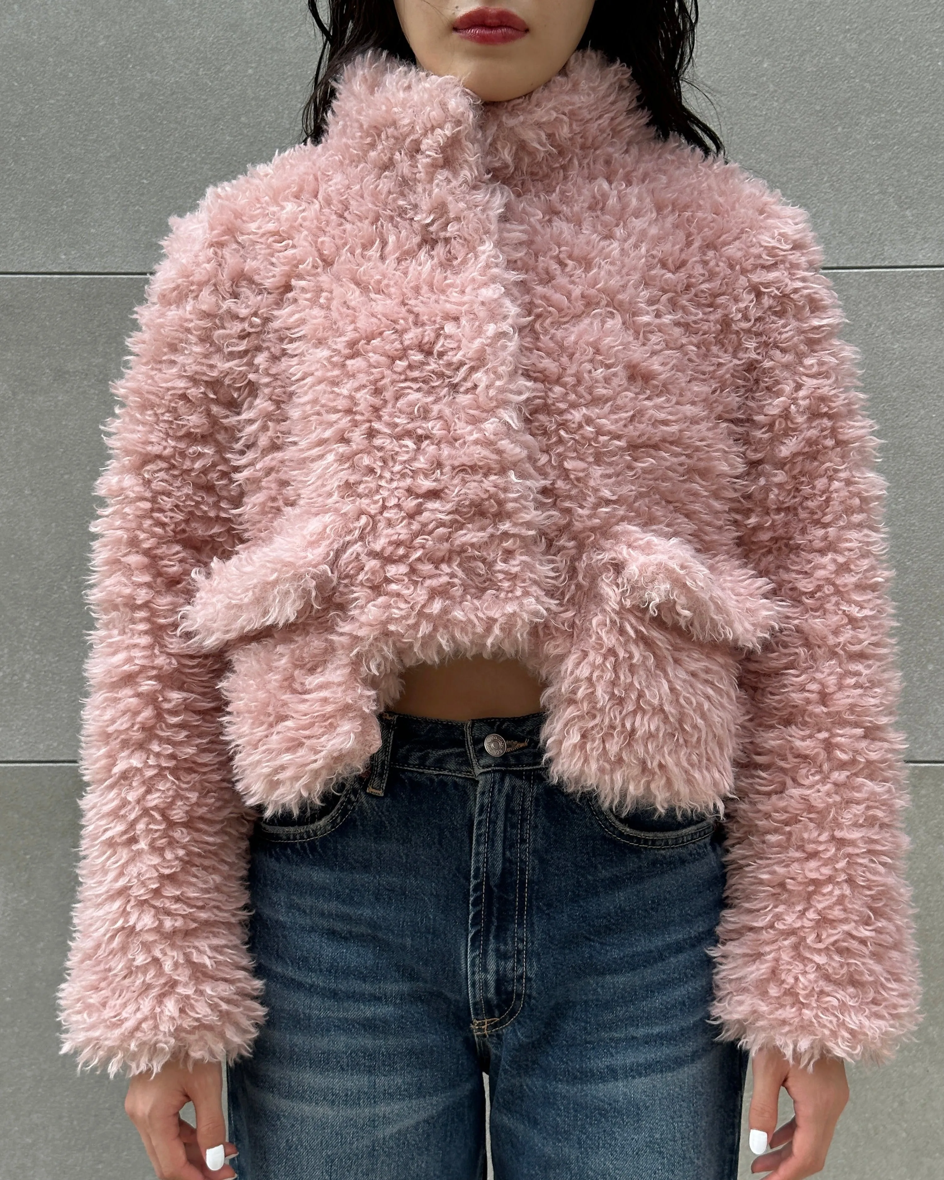 Cropped fur jacket (beige / pink)