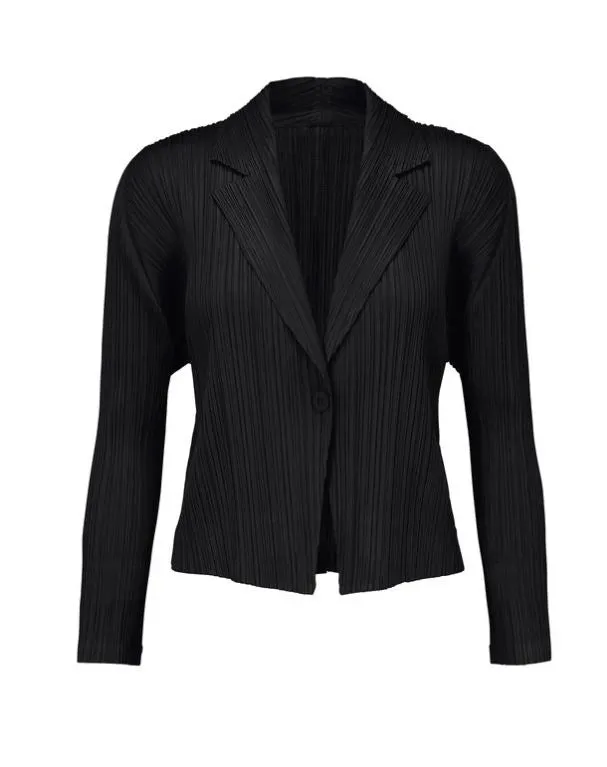 Short Pleats Jacket - Black